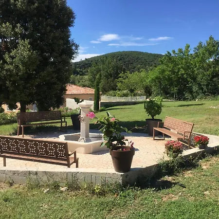 Le Sous Bois 호텔 Saint-Maurice-dʼIbie